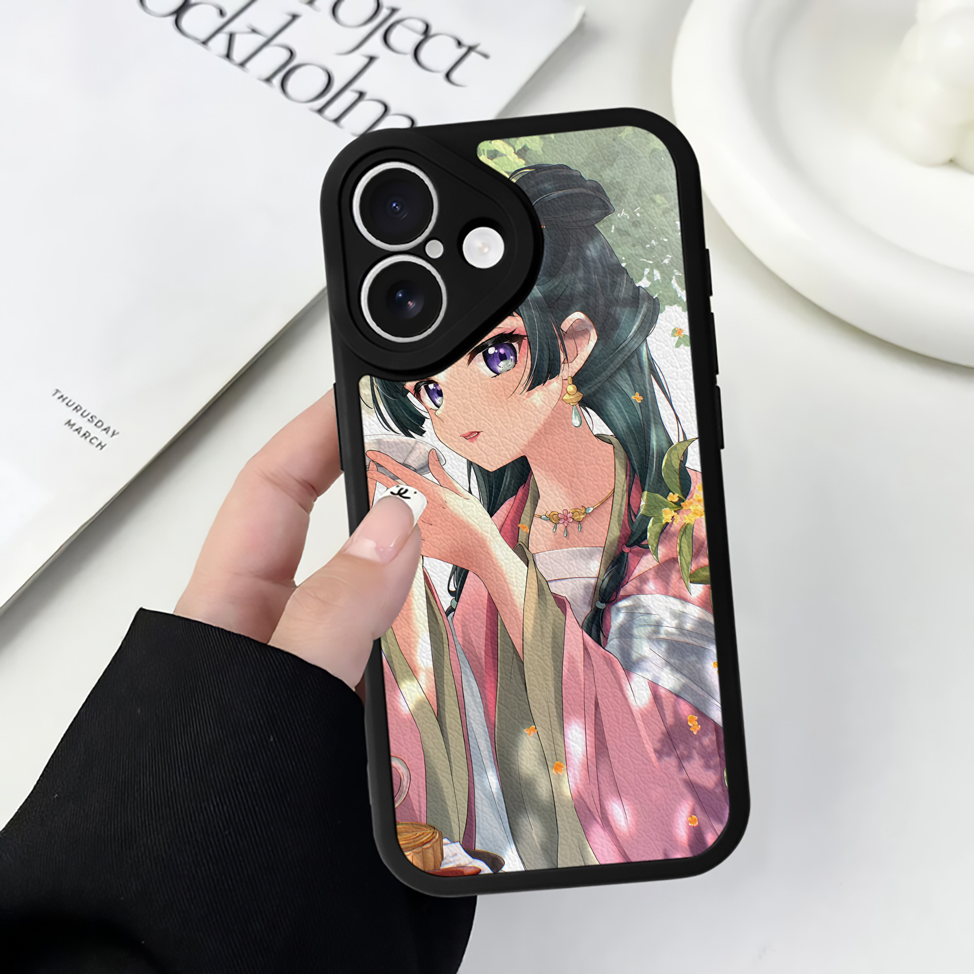 （画像用） 薬屋のひとりごと The Apothecary Diaries 【iPhone 16シリーズ対応】シリコンスマホケース（レザー調） 材質：シリコン